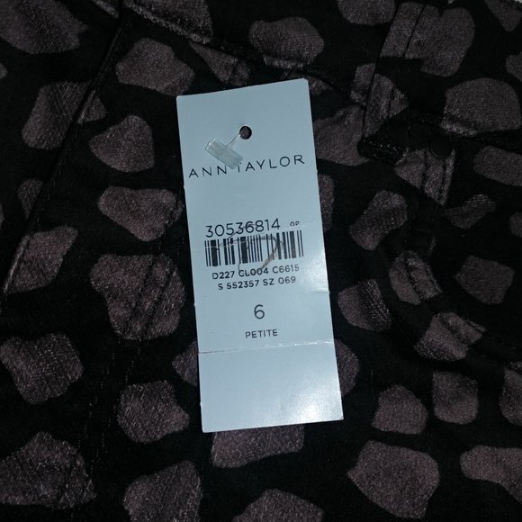 Ann Taylor: The Kick Crop High Rise Black & Grey Leopard Print Pants - Size 6P - Picture 9 of 10